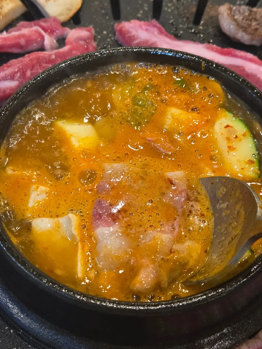 부위별로 담긴 소고기 900g 구성