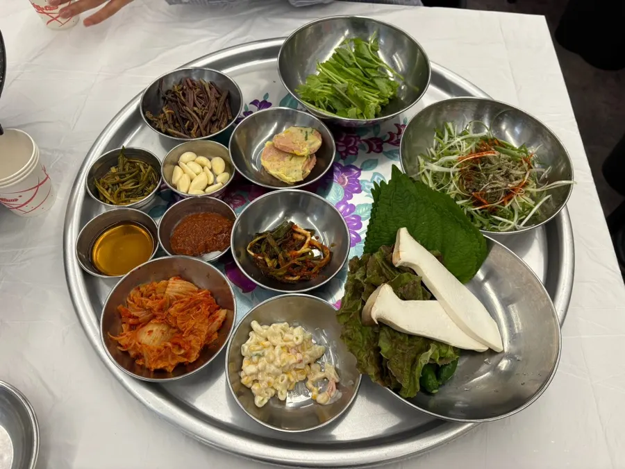 모듬구이 중 차돌박이 삼겹살 목살 구성
