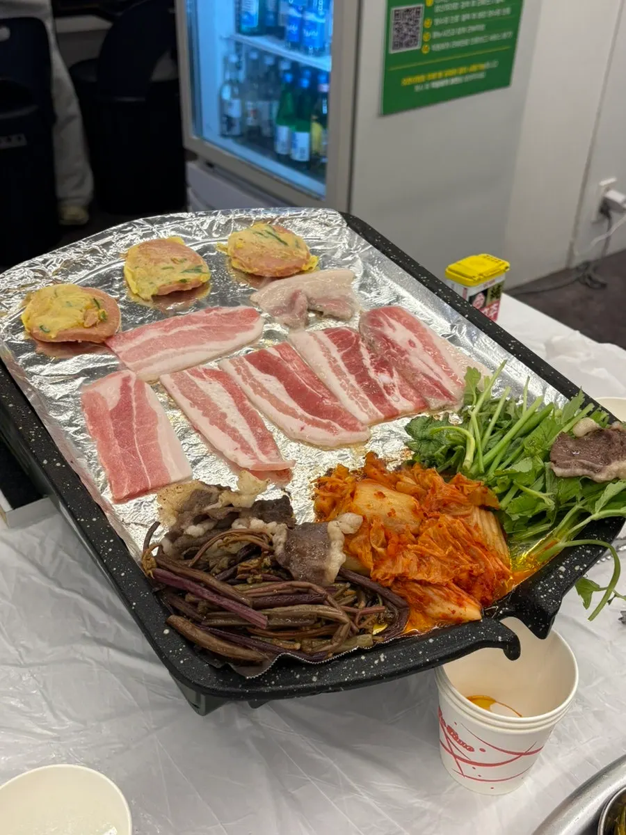얇게 구워진 차돌박이