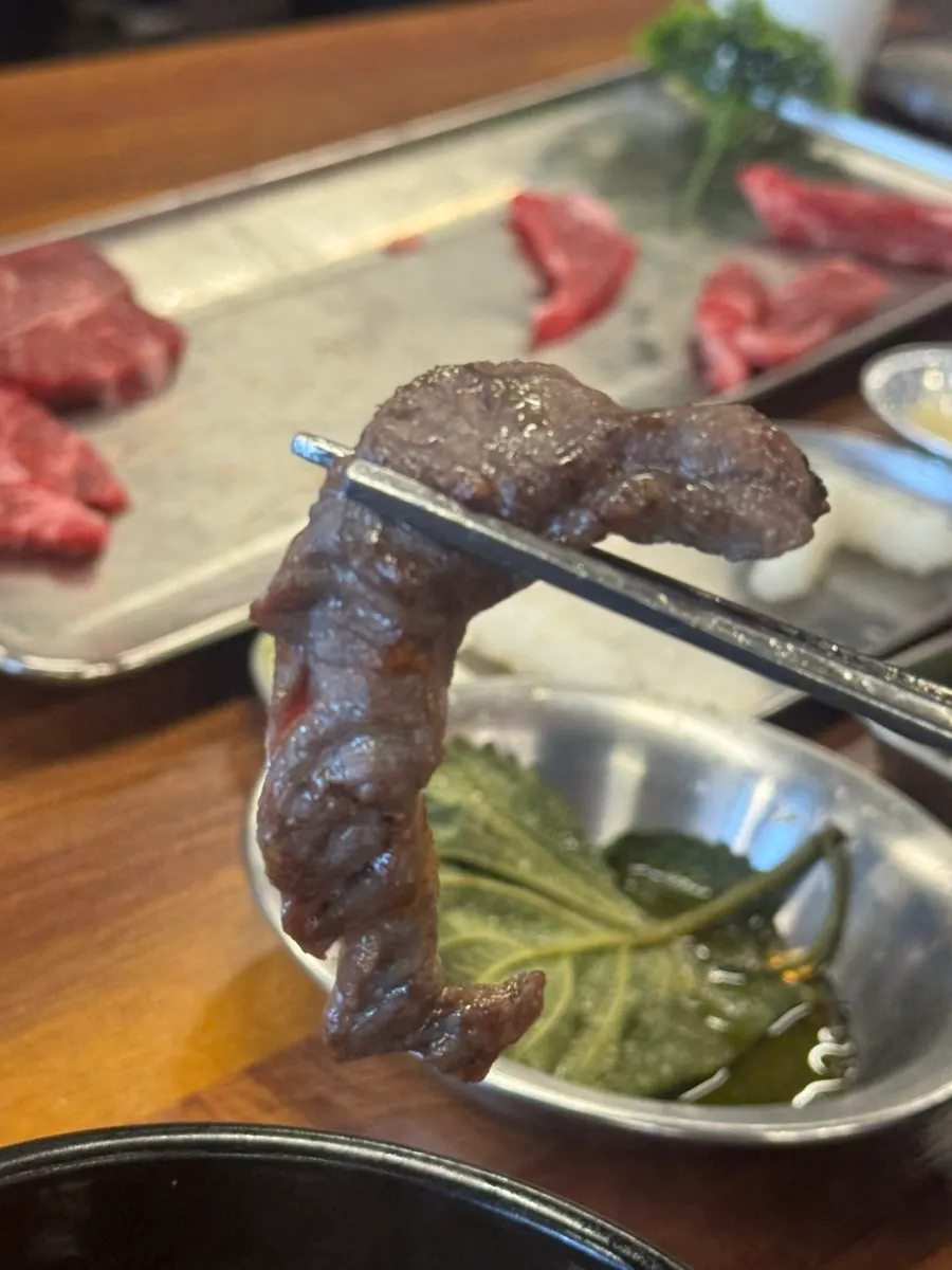 깍둑 썬 유채 꿀 양념 구이