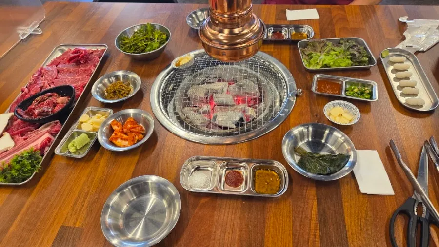 Kiosk for ordering the signature platter