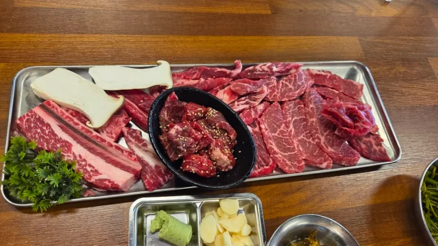 Signature beef platter spread