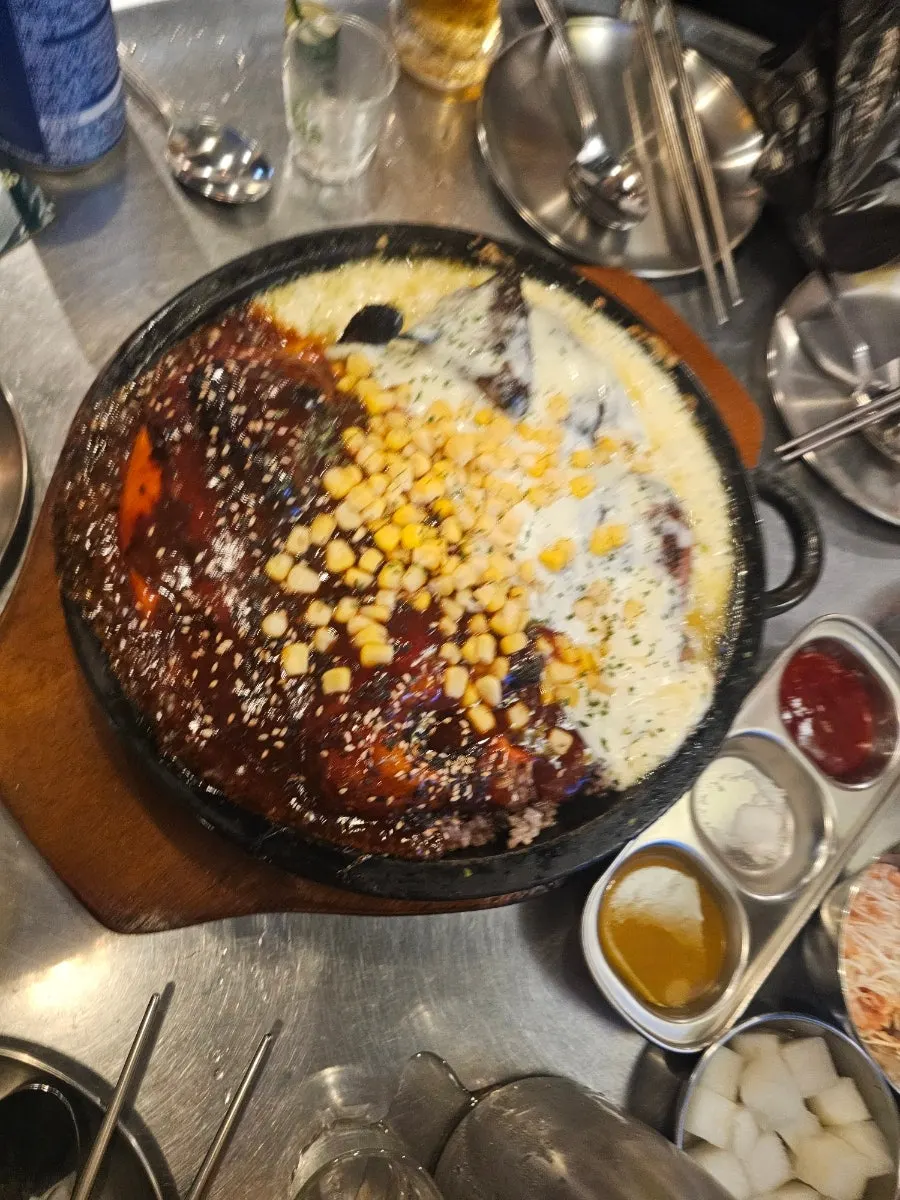 셀프바에서 가져온 열무김치