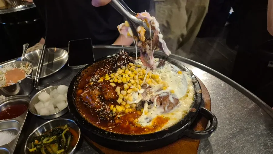 Signature image of nurungji chicken at Jangjakgun Main Branch