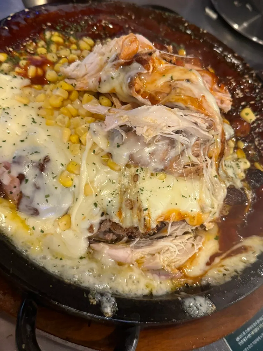 Cheese nurungji chicken enjoyed while still hot