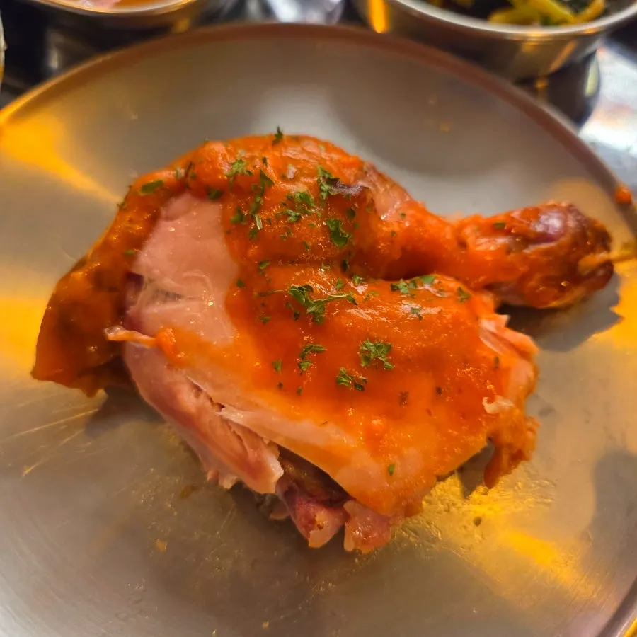 Rosé scorched-rice chicken with rich sauce