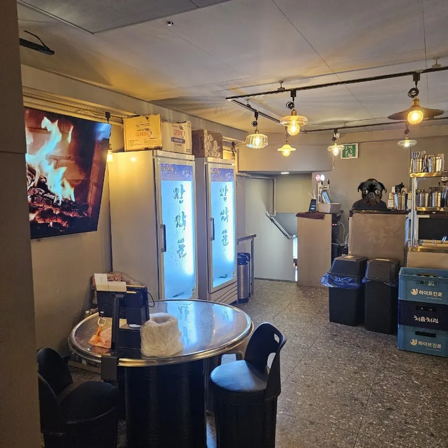 Interior tables and lighting