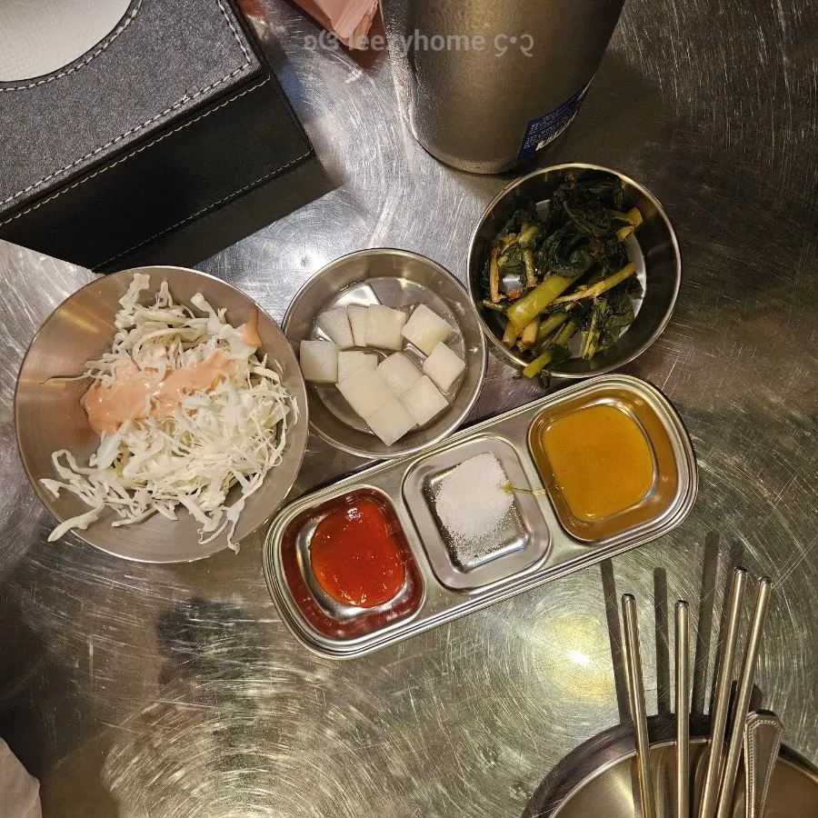 Complimentary chicken porridge served before the meal