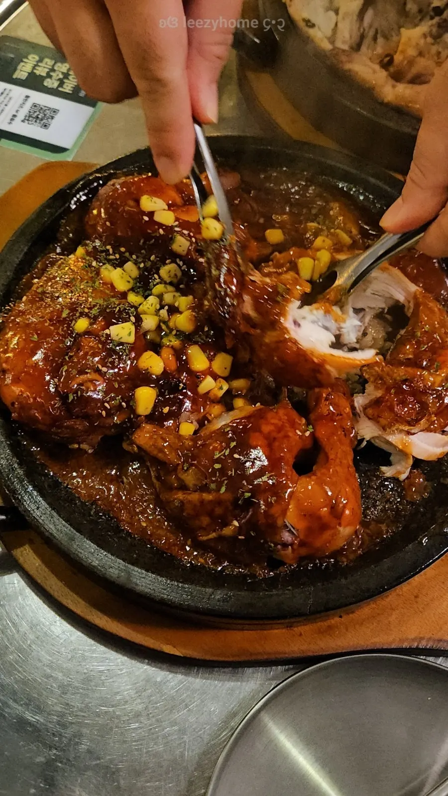 Vertical closing shot of the Jangjakkun whole chicken