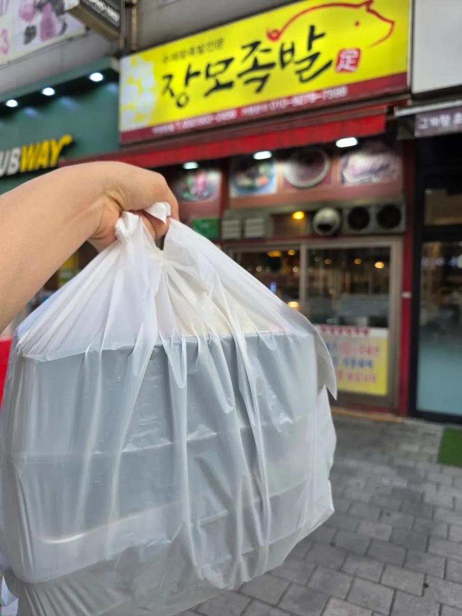 미리 세팅된 매장 테이블