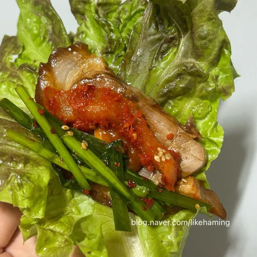꼼꼼하게 포장돼 온 족발과 반찬 용기