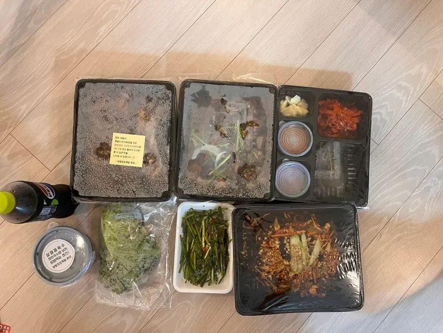 Front leg jokbal half-and-half table spread
