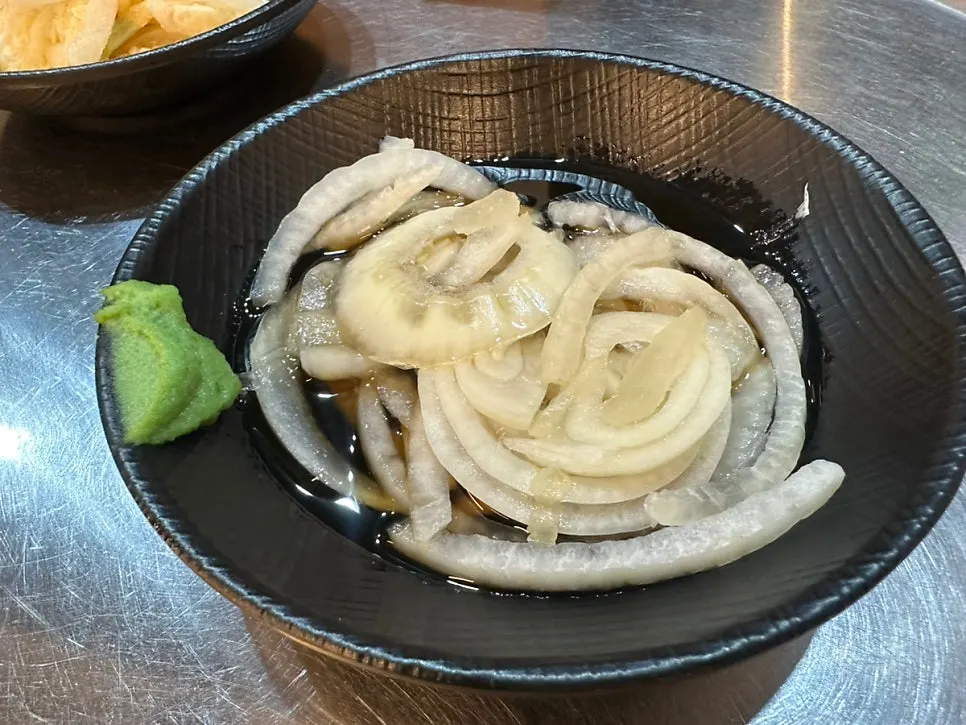 Spicy green onion kimchi side dish