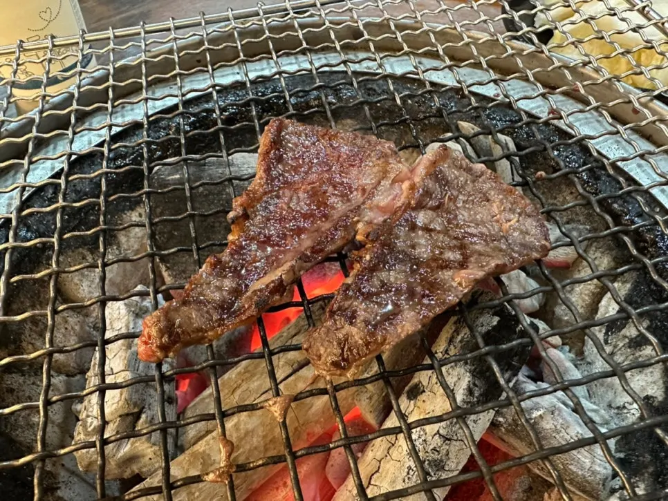 Perfectly cooked top-grade ribeye