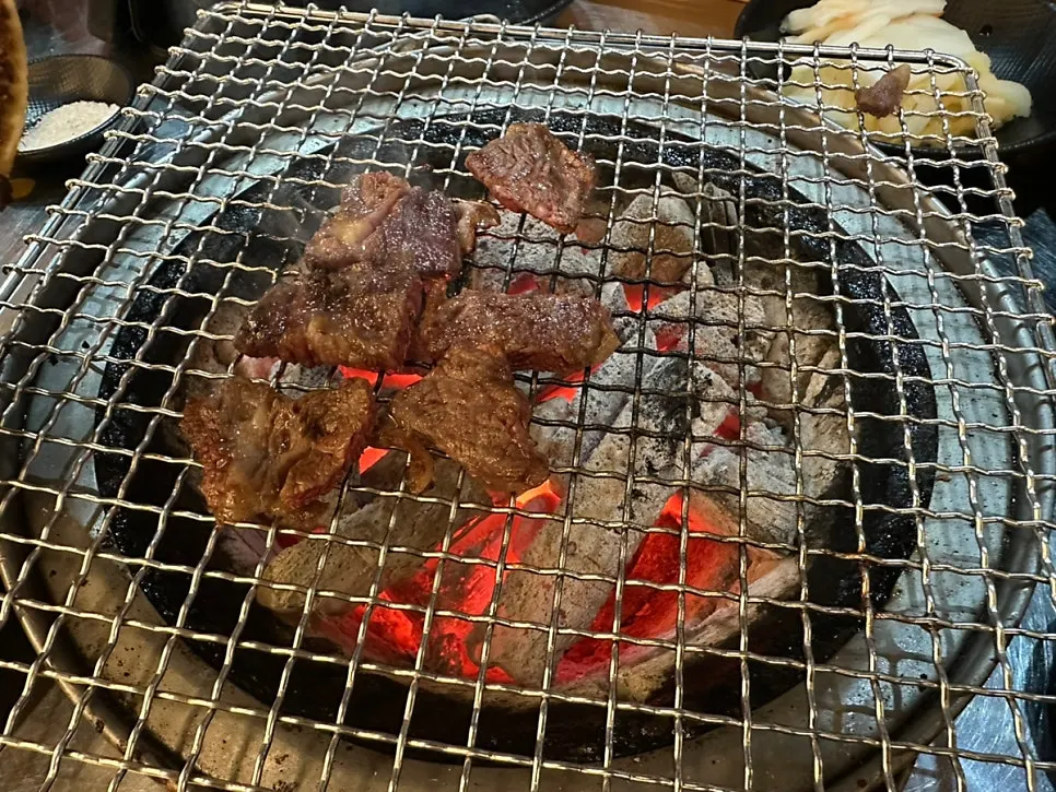 First bite of hanwoo dipped in salt