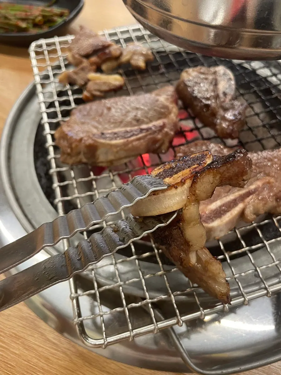 익은 LA갈비 뼈와 살