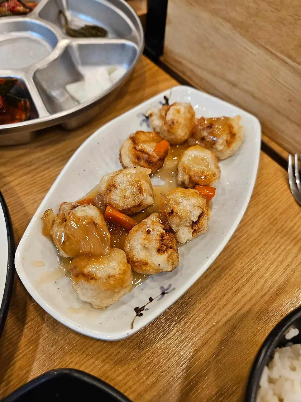 쌈에 올린 장어 한 점