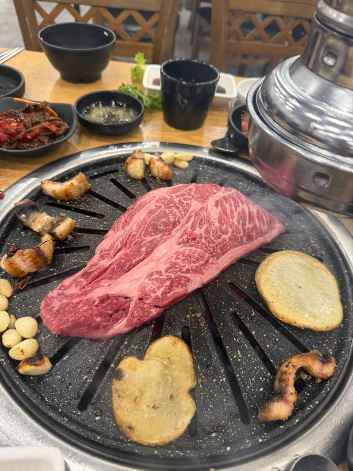 노릇하게 구워진 장어 구이