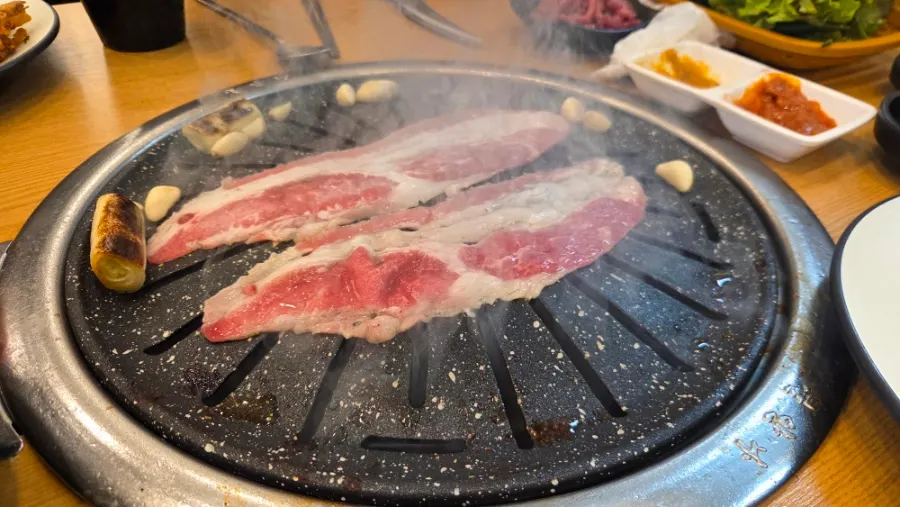 Grilled beef with side dishes