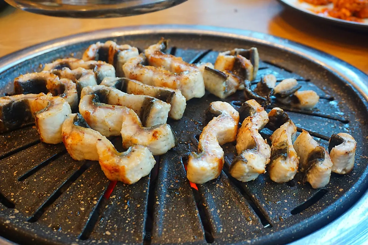 Golden-grilled freshwater eel from Jangsodam