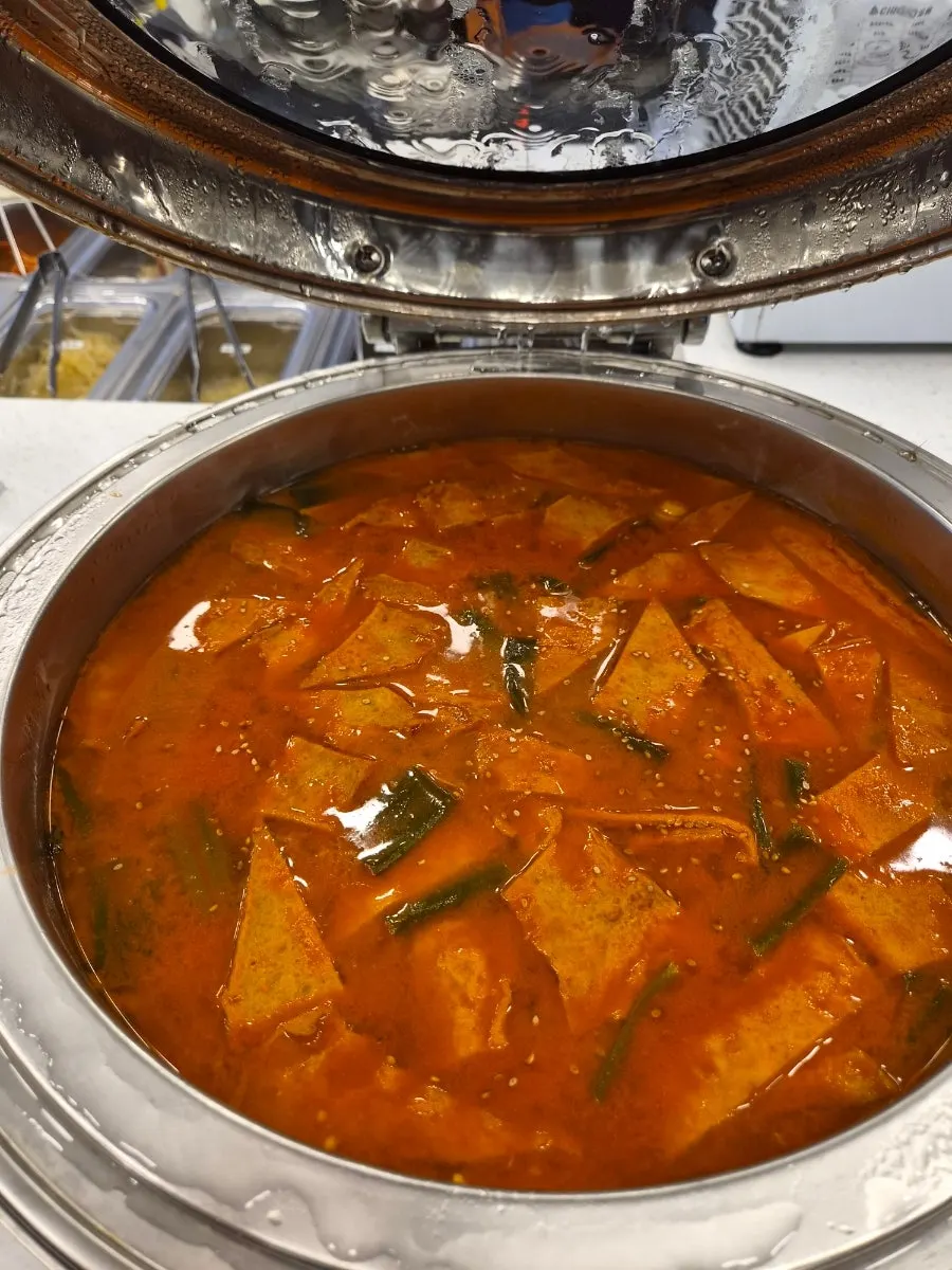 Self-bar pasta and tofu kimchi