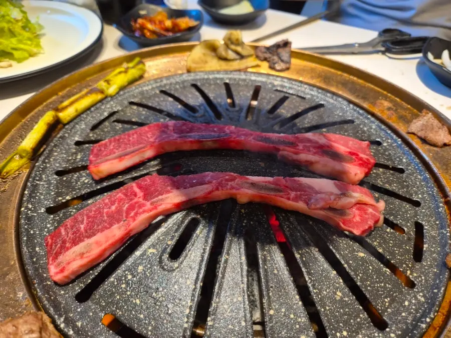 Golden-brown grilled chuck short rib