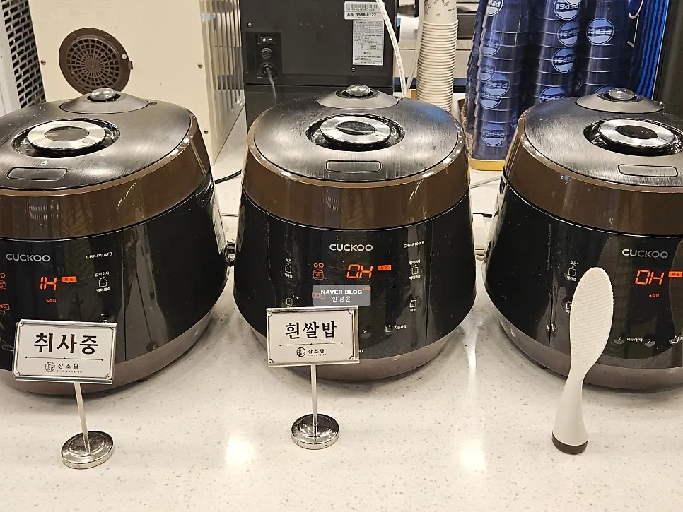 찜기에 담긴 순대 등 셀프코너 음식