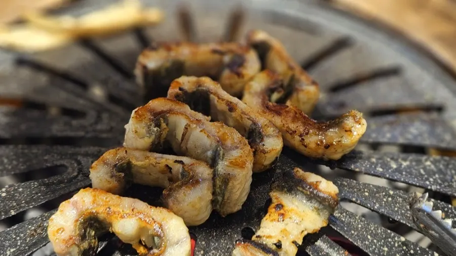 All-you-can-eat eel and beef spread at Jangsodam Yeongjong Direct Store
