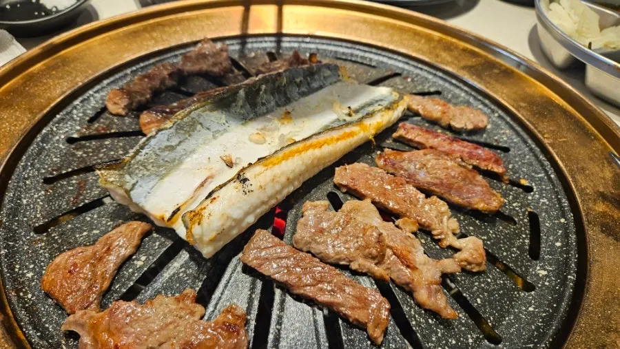 Extra order of eel and sirloin refilled on the grill