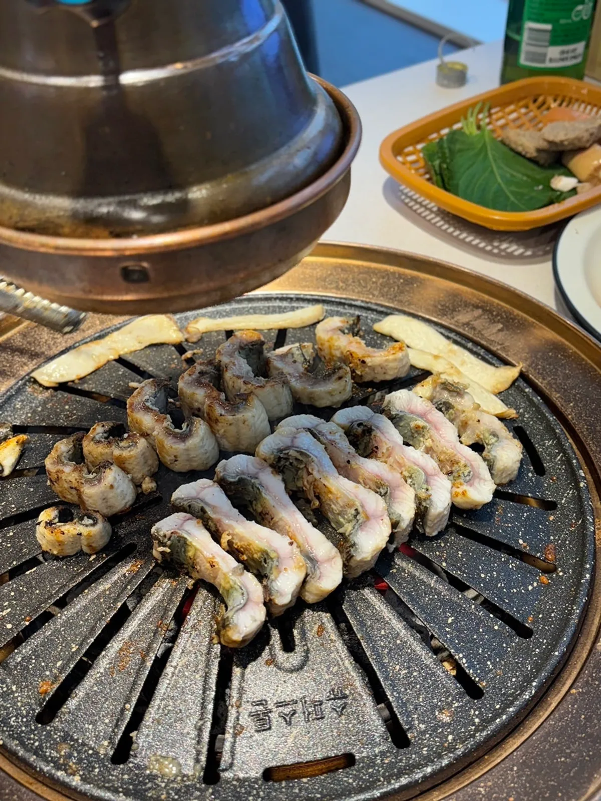 深山炖店永宗直营店无限畅吃烤肉餐桌