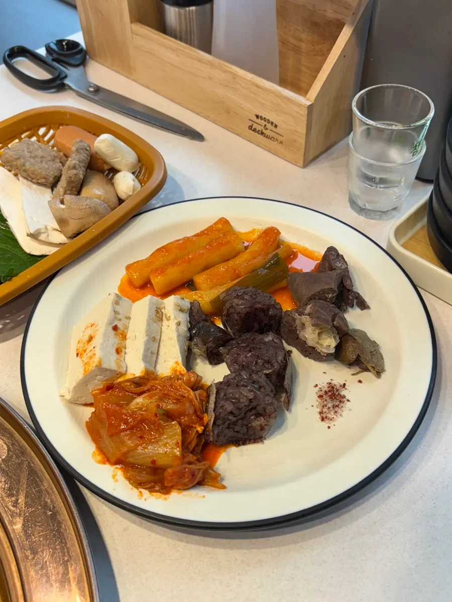豆腐泡菜与自助区小碟