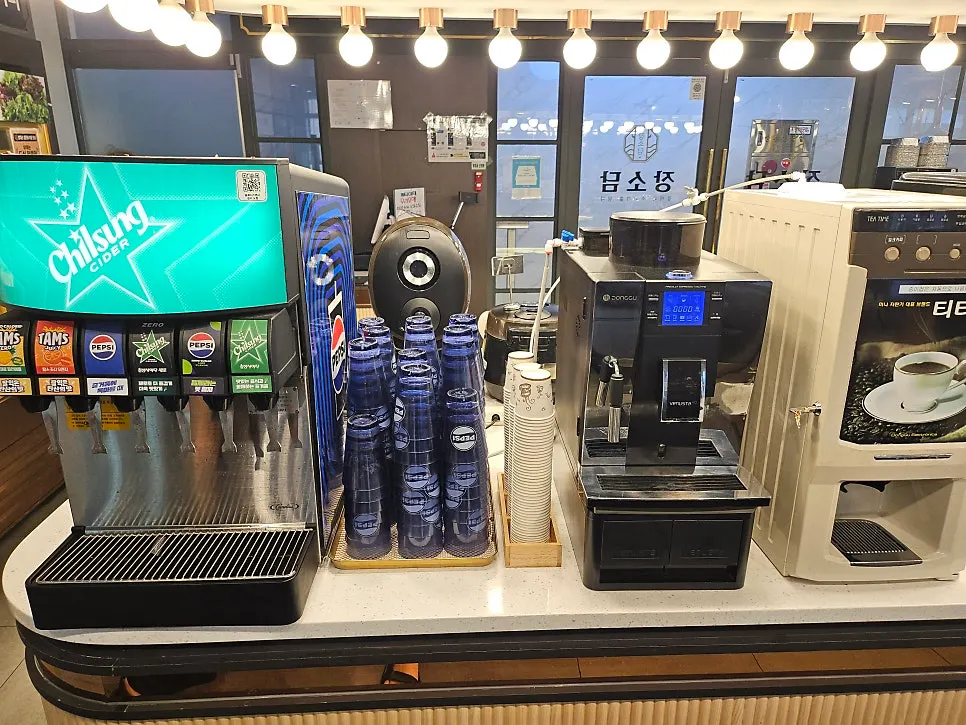 Self-serve soft-serve ice cream machine