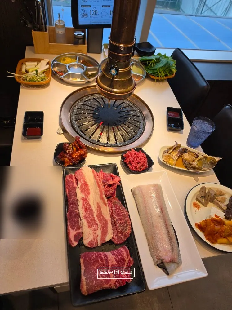 All-you-can-eat set menu board at Jangsodam Yeongjong Direct Store