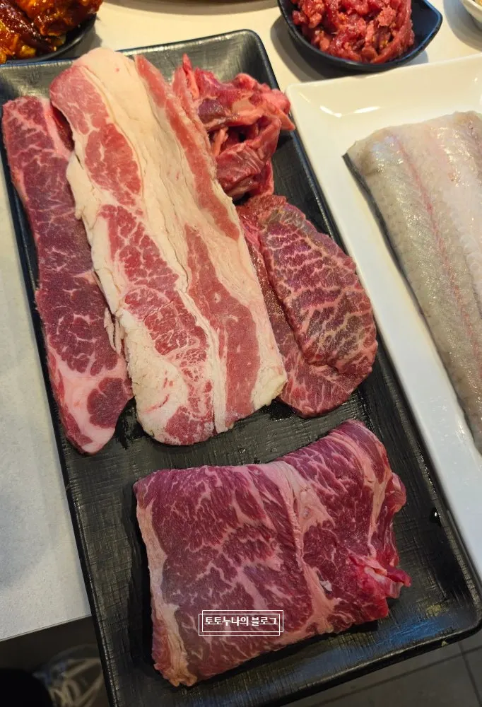 First plate of eel and beef served with Set A