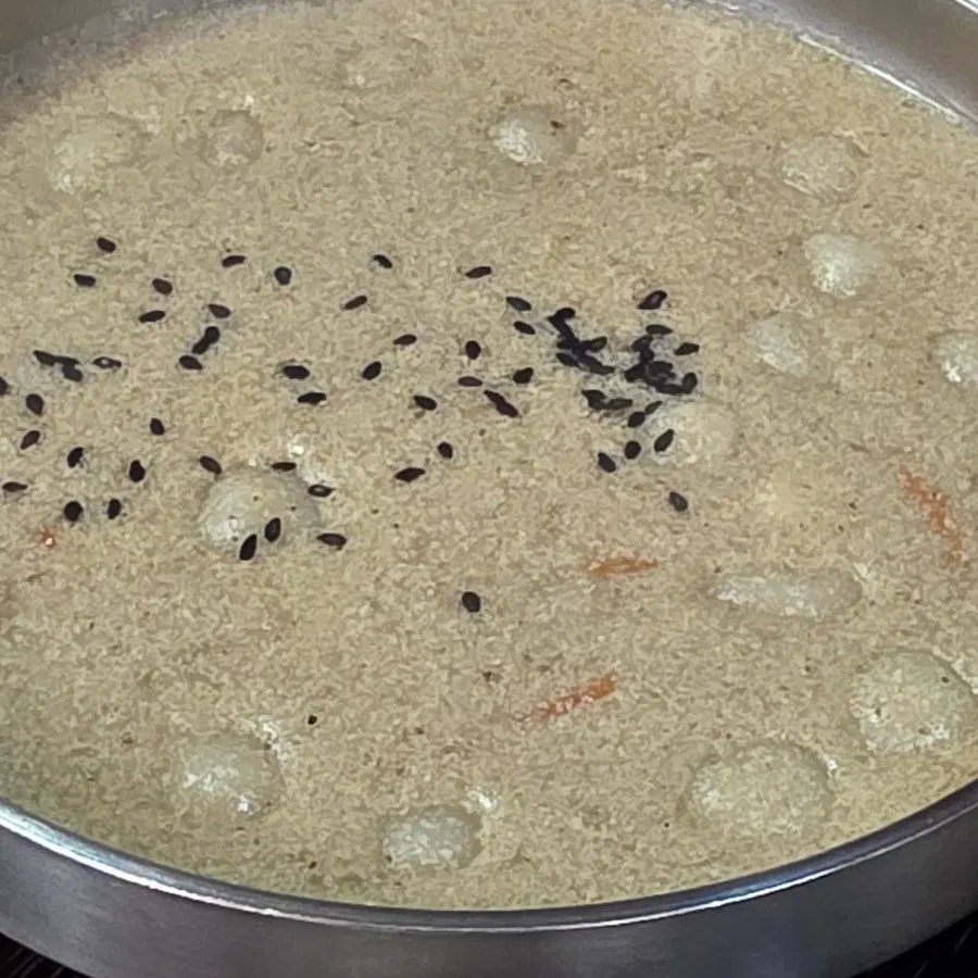 숯불 위 버섯과 떡꼬치 구이
