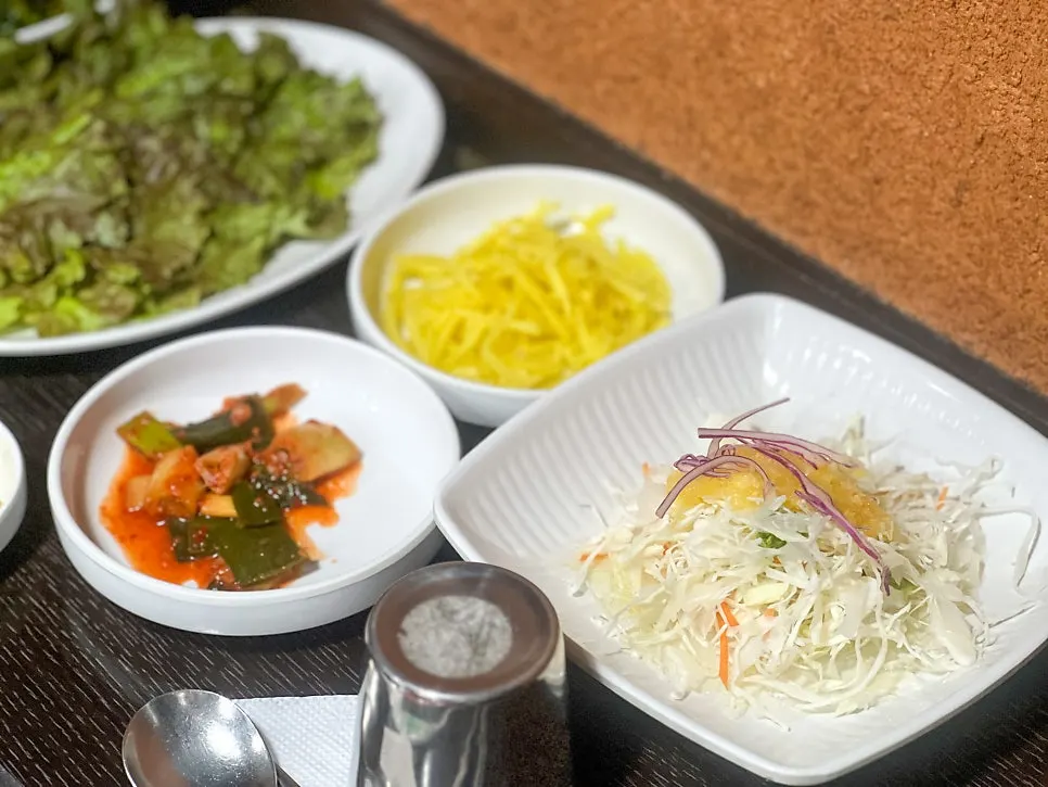 파김치와 부추무침 등 곁들임 반찬