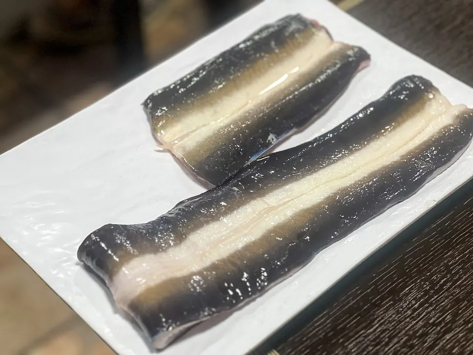 손질되어 나온 국내산 장어