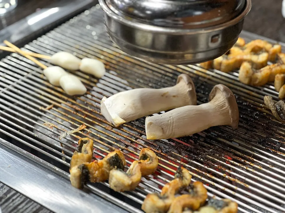 숯불에 굽는 새송이버섯