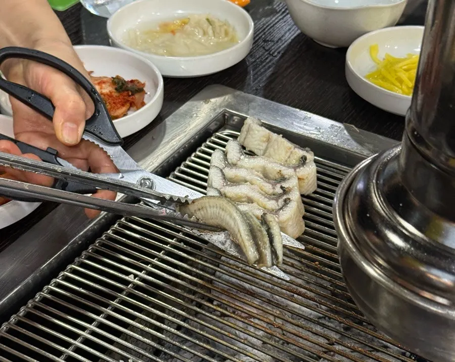 Eel-loach soup with rice mixed in