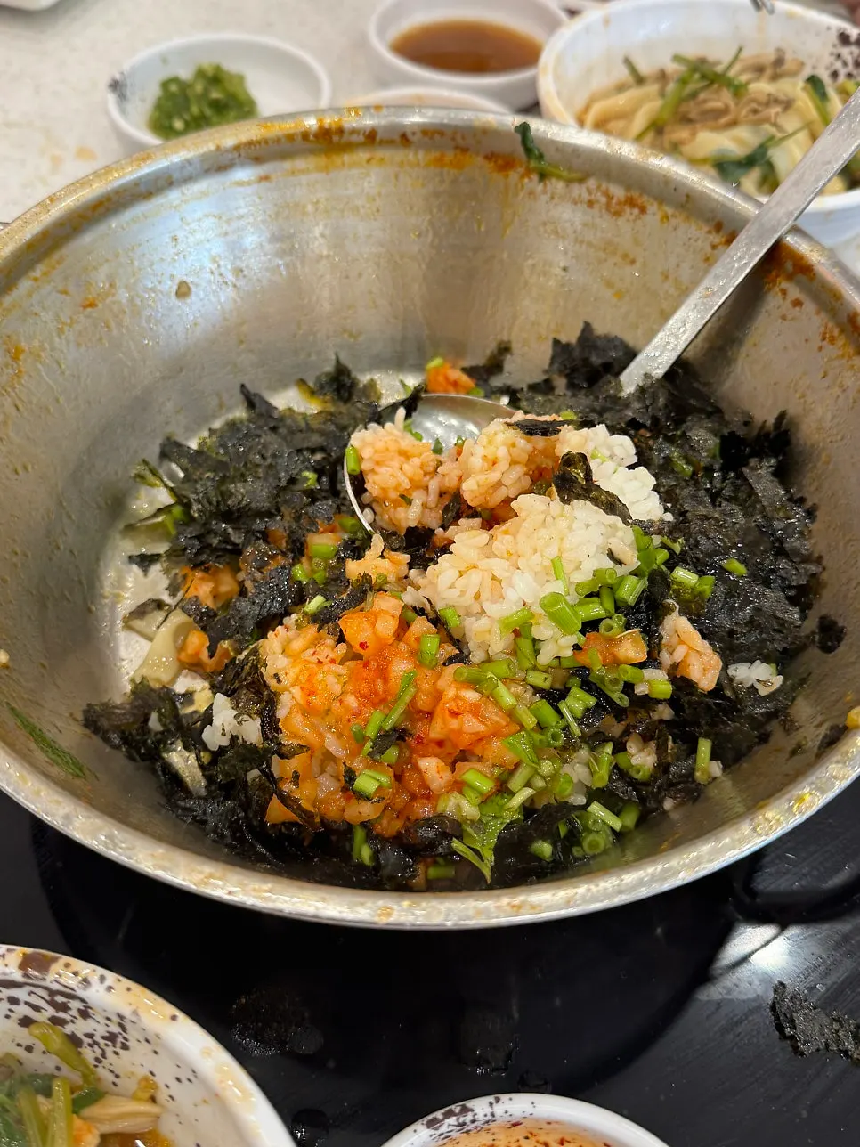 Perilla oil fried rice topped with seaweed flakes