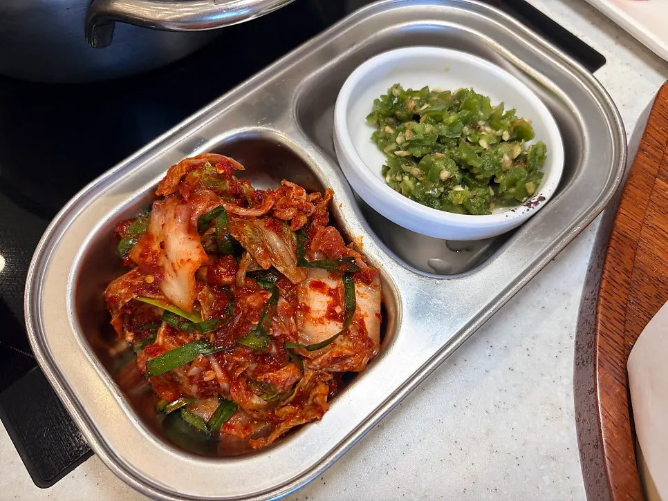 반찬으로 나온 의성마늘김치