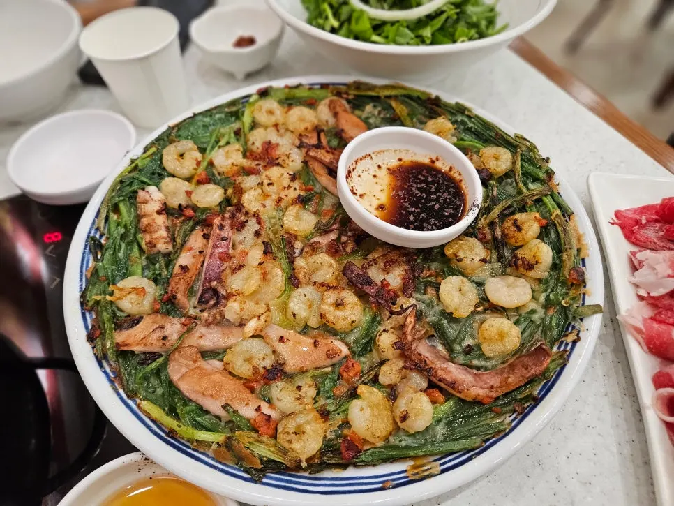 A whole whole shrimp seafood pancake