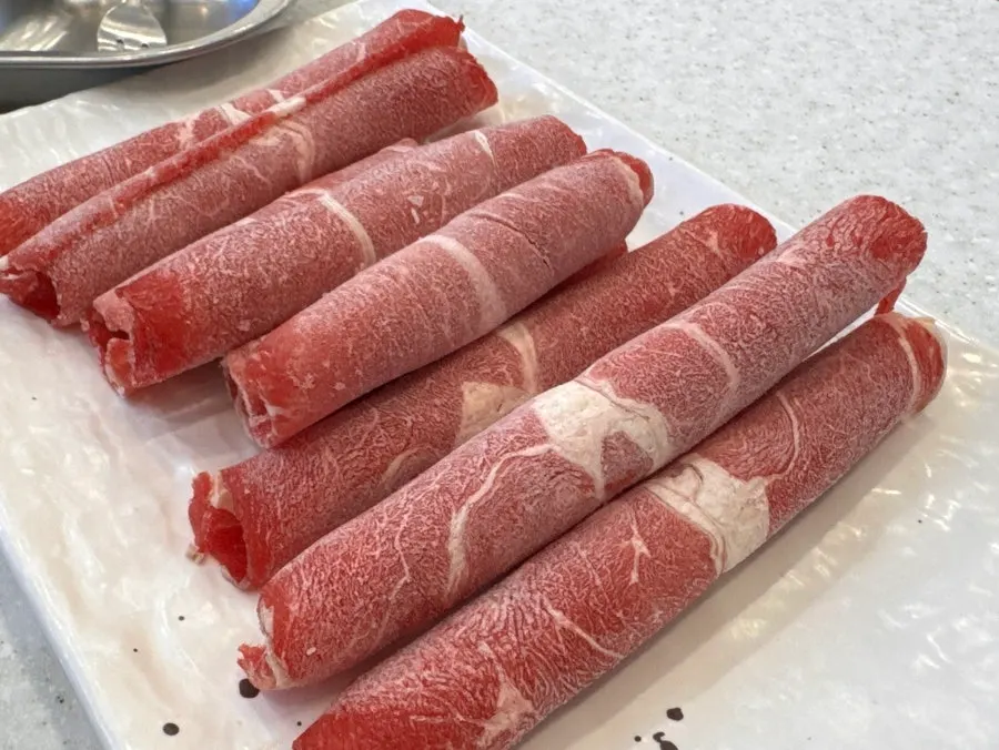 샤브칼국수 채소와 고기 구성