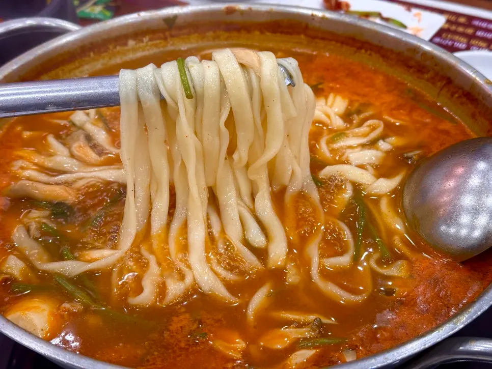 เส้นคาลกุกซูทำเองที่ยืดได้เหมือนชีส
