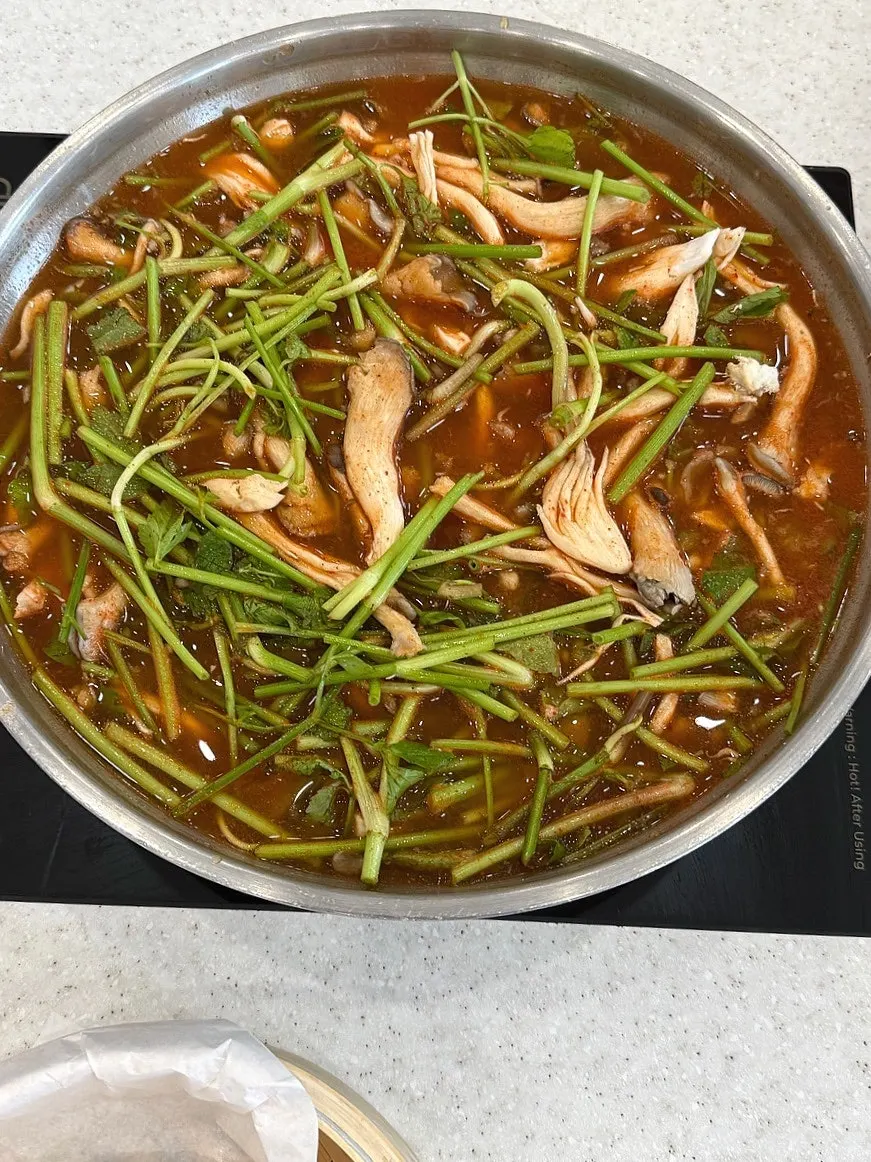 Uiseong garlic kimchi and house-made kalguksu noodles