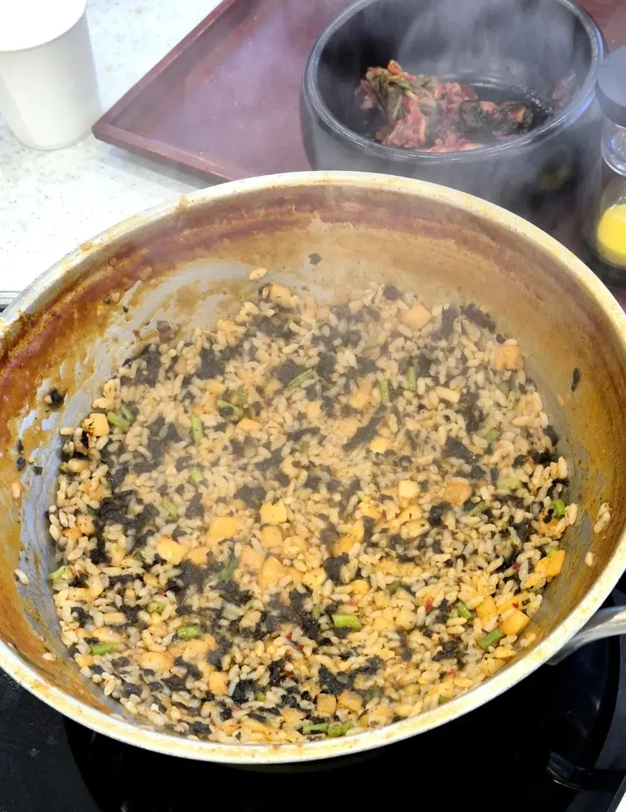 Finished perilla oil kkakdugi fried rice