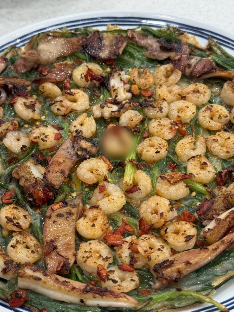 A whole whole shrimp seafood pancake