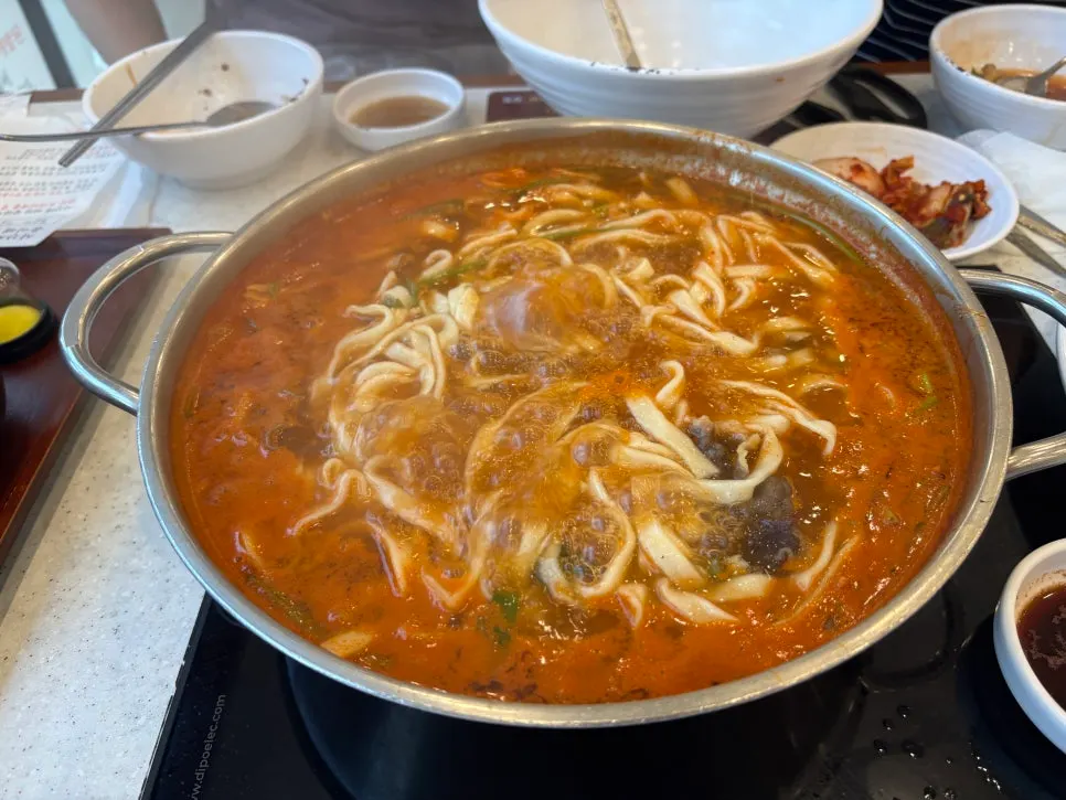 와사비 간장에 찍어 먹는 차돌