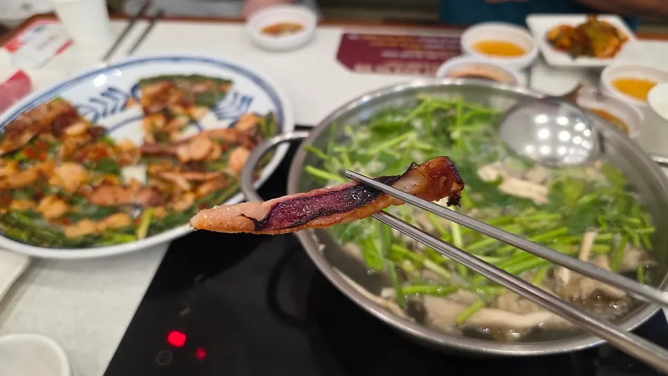 오징어가 가득한 해물파전 단면