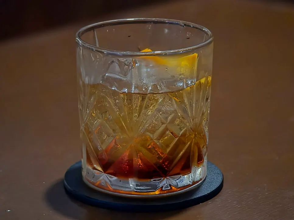 Additional high-resolution shot of a cocktail at Janhyang
